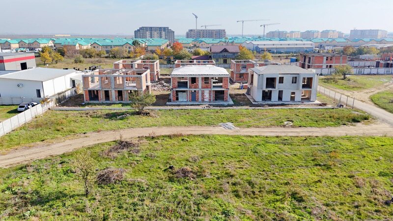 Tunari  Complex Teilor 77 Vanzare vila individuala  0% comision